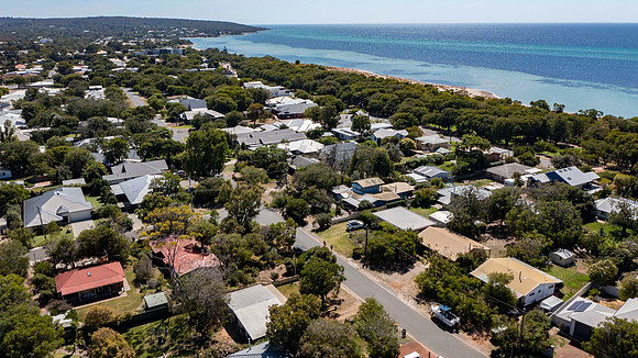 28 PEPPERMINT GROVE 004